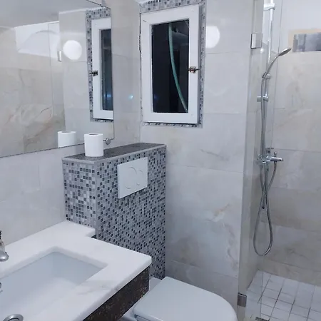 Appartamento White Tower Cozy Oyr1