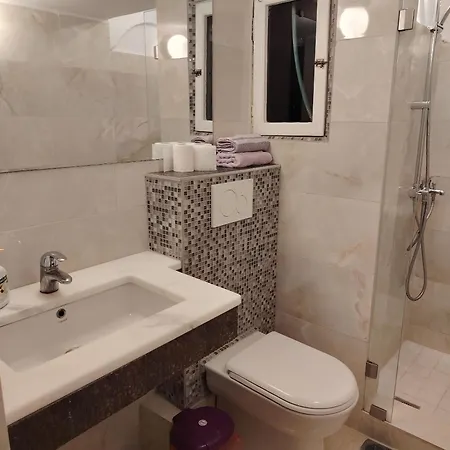 Appartamento White Tower Cozy Oyr1 *