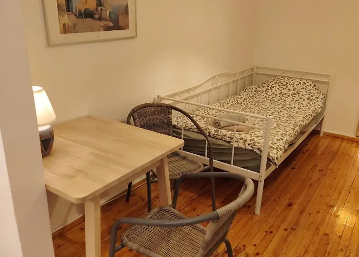 White Tower Cozy Oyr1